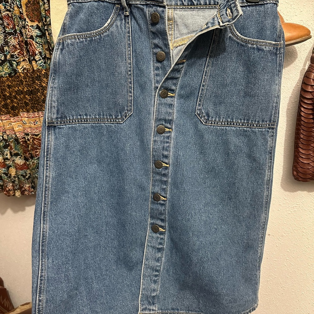 Old Navy Light Blue Denim Skirt with Contrast Stitching